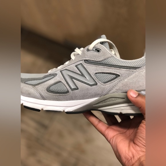 Gray & white New balance 990 v5 worn twice - Picture 3 of 3